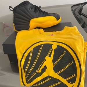 Jordan’s 12 retro with matching shirt small 8-10
